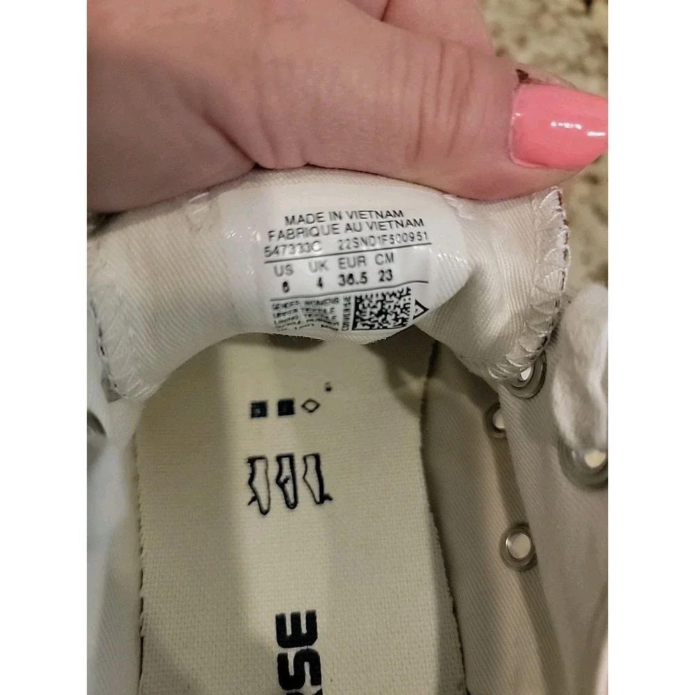 Women's Americana Stripped Canvas Converse Chuck Taylor All Star  Size 6